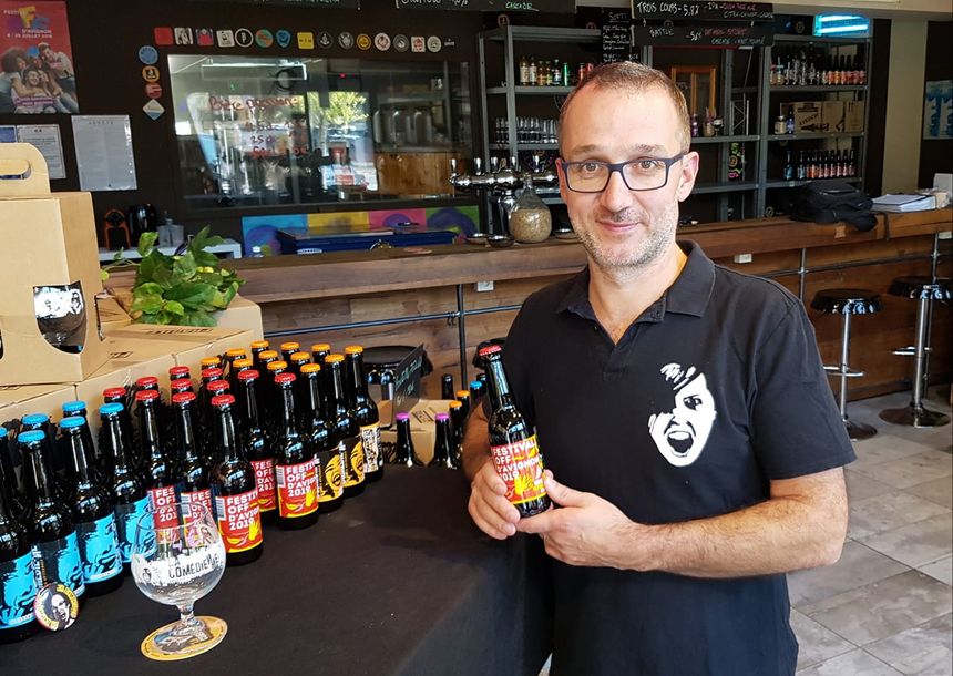 Thomas Leroux, créateur de la micro-brasserie La comédienne