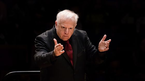 Leonard Slatkin au Xinghai Concert Hall de Canton (Chine) en 2019 ©Getty - Visual China Group