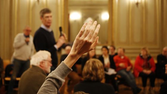 Des citoyens prenant part à la concertation nationale, organisée par le gouvernement à l'occasion du Grand Débat (Cherbourg, Février 2019) ©AFP - CHARLY TRIBALLEAU
