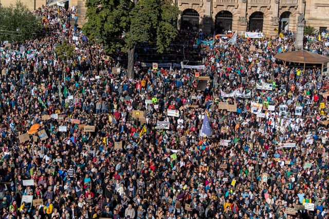 Plus de 20 000 personnes réunies à Fribourg.