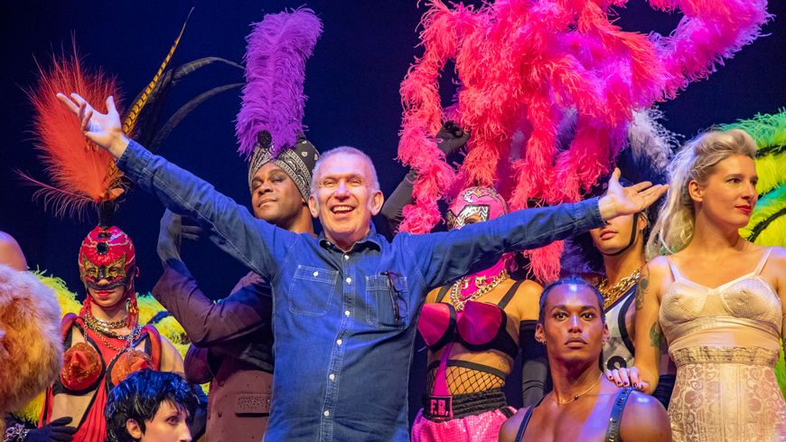 Jean-Paul Gaultier styliste, couturier français, et créateur de parfums, lors de la première britannique de sa revue : "Fashion Freak Show", le 23 juillet 2019 à Londres.
