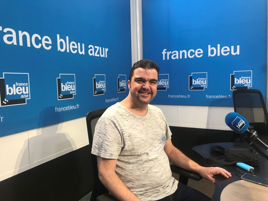 Ludovic Parfait dans les studios de France Bleu Azur