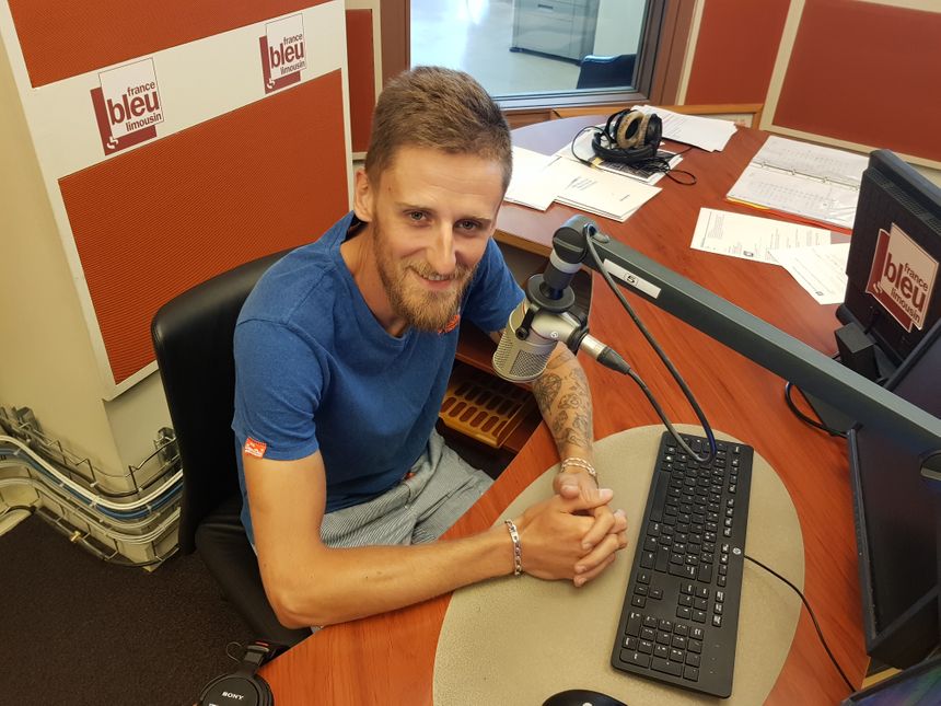 Julien Barret, animateur pour La Fédération de Haute Vienne pour la Pêche et la Protection du Milieu Aquatique.