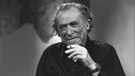 Charles Bukowski en 1978 sur le plateau d''Apostrophes ©Getty - Ulf Andersen