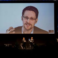 "La mise en place de nouvelles normes internationales est la seule solution pour contrer les abus de la NSA", a déclaré Edward Snowden lors d'une vidéo conférence en Autriche.