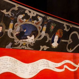 Détail d'un clavecin en bois peint - image prise dans le cadre de l'enregistrement des sonates de Scarlatti en Occitanie par France Musique, juillet 2018., © Radio France / Guillaume Decalf