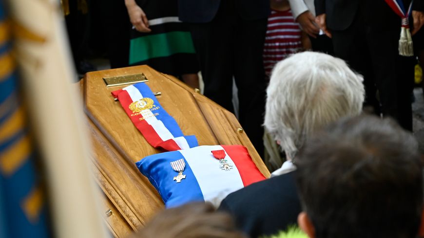Les violences contre les élus ont culminé avec le décès début août du maire de Signes (Var) dans l'exercice de ses fonctions