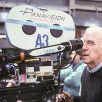 Claude Sautet lors du tournage du film 'Un Cœur en hiver' en 1991 / Le Concert Egoïste de Claude Sautet, prod. Claude Maupomé (1976)