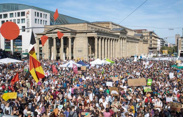 Démonstration de force également à Stuttgart.