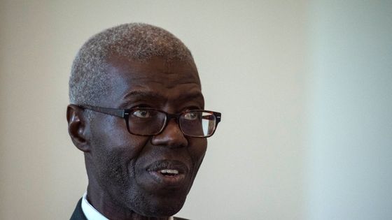 Souleymane Bachir Diagne, philosophe, professeur de français à l'université Columbia, spécialiste de l'histoire des sciences et de la philosophie islamique, à Berlin le 13 septembre 2019. ©AFP - John MACDOUGALL