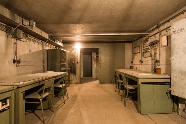 La salle de travail de l'abri