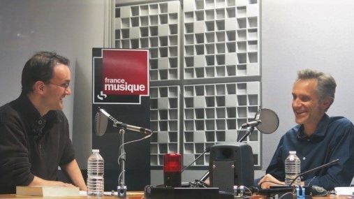 France Musique, studio 361... Gilles Saint-Arroman, pianiste, musicologue & Le producteur Philippe Venturini (g. à d.)