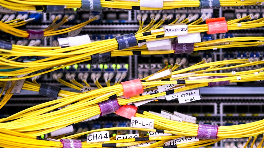 Plateforme d'interconnexion appartenant à France IX dans un data center à Paris.