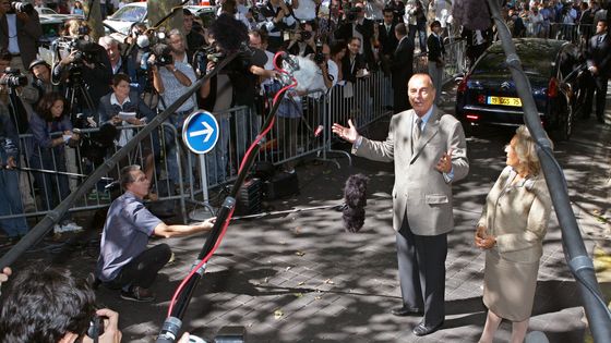 Jacques Chirac et sa femme face aux journalistes, 2005 ©AFP - JACQUES DEMARTHON