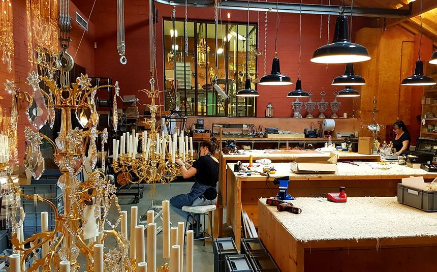 Dans les ateliers de la Lustrerie Mathieu