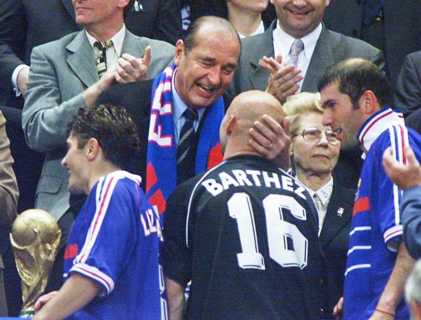 Jacques Chirac en 1998 après la victoire de l'Equipe de France
