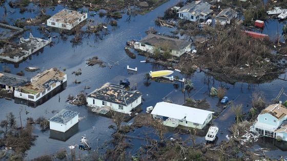 Vue aérienne des dégâts causés par l’ouragan Dorian à Marsh Harbour, Great Abaco Island aux Bahamas. Photo prise le 5 septembre 2019. ©AFP - BRENDAN SMIALOWSKI