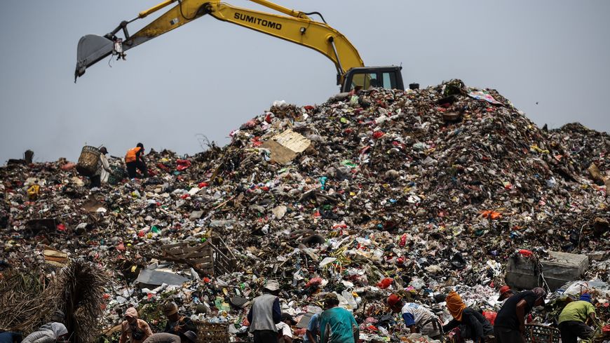 Montagne de déchets en Indonésie, le 14 octobre 2019