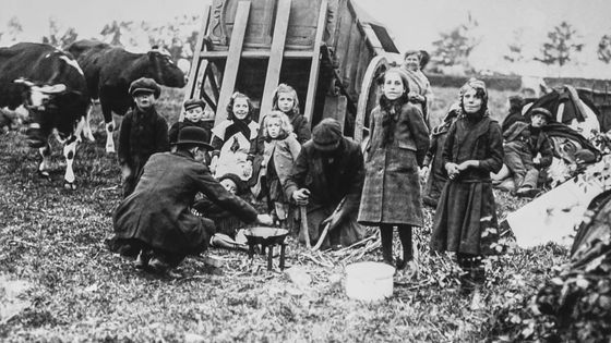 Des réfugiés en 1914-1918 ©Getty - Universal History Archive / Contributeur