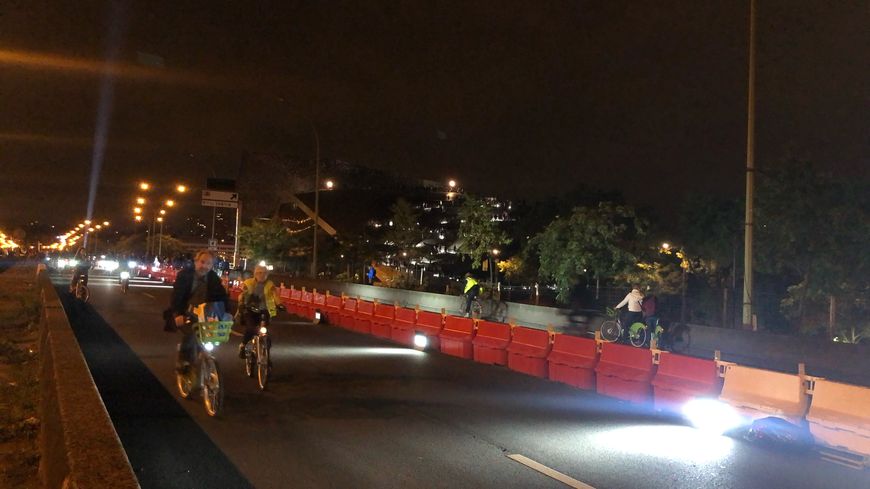 Les participants pouvaient se fournir en Vélib' au départ de la boucle du vélodrome, porte de Pantin.