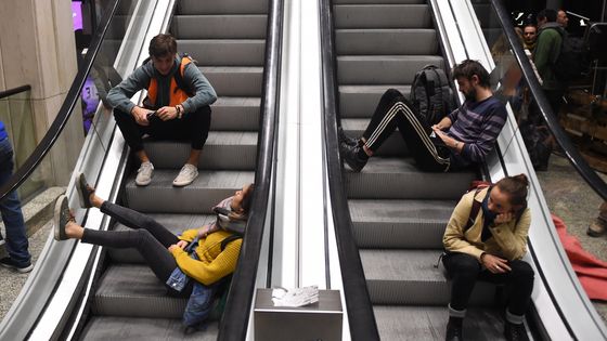 pas facile de faire ses courses samedi au centre commercial Italie 2 ©AFP - LUCAS BARIOULET