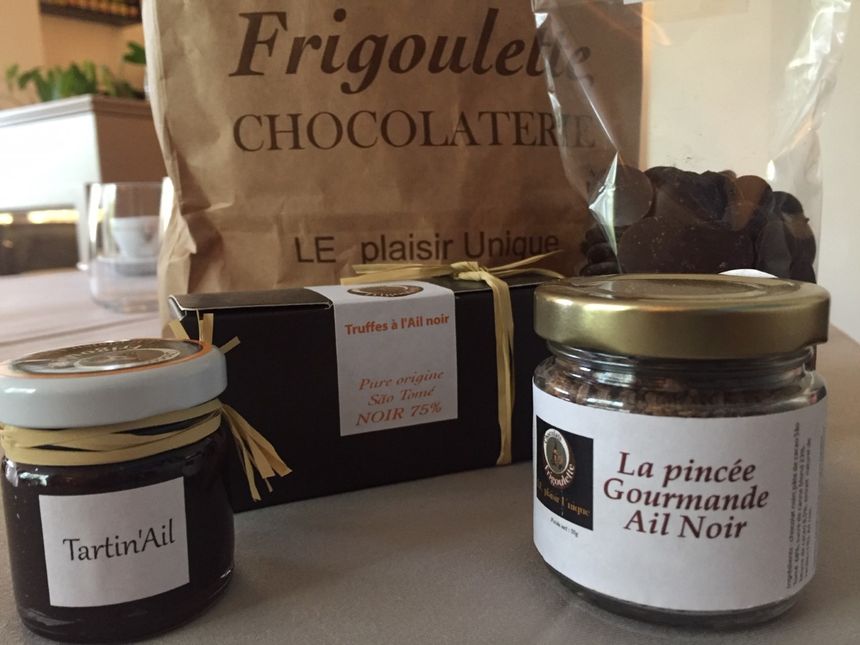 Spécialités de la Chocolaterie "Frigoulette" dont le délicieux chocolat "à la rose"