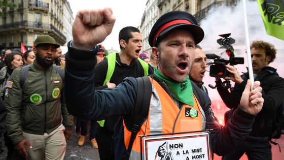 Plusieurs syndicats de cheminots appellent à la grève illimitée à partir du 5 décembre. ©AFP - ERIC FEFERBERG / AFP