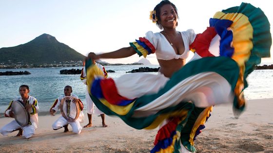 Le séga est le genre musical majeur des Mascareignes, il se danse en dandinant les hanches - Alvin Wanjama