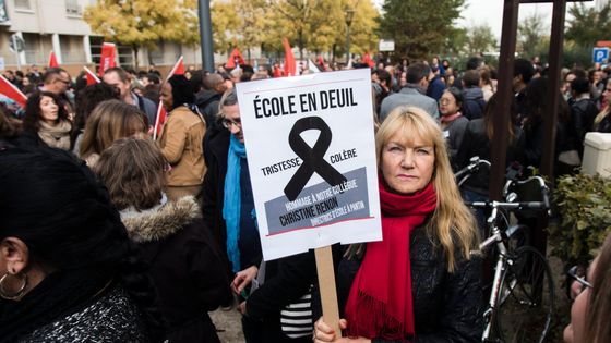 Manifestation d’enseignants et de directeurs d’écoles en Seine-Saint-Denis après le suicide de Christine Renon, directrice de l’école, 3 octobre 2019 ©Maxppp - IP3 PRESS