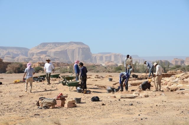 Archéologues français et saoudiens sur le chantier d'Al Ula