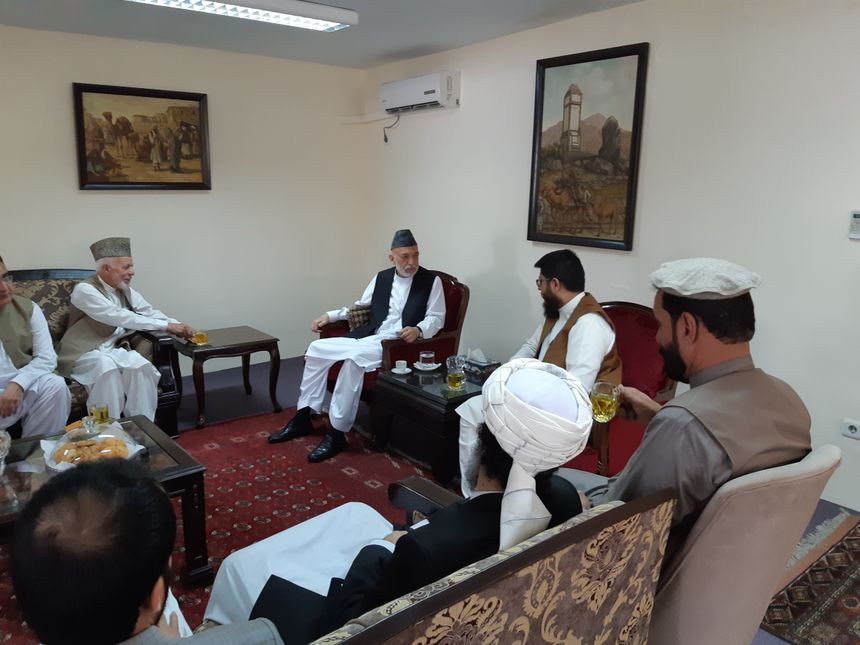 L'ancien Président Hamid Karzai dans sa résidence à Kaboul