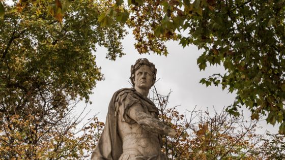 Statue de Jules César, par François Girardon (1626-1715). ©Getty - Lucas Lenci