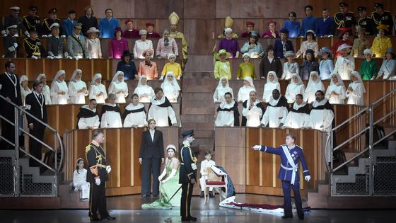 Don Carlo : René Pape (Filippo II), Ève-Maud Hubeaux (Tebaldo), Aleksandra Kurzak (Elisabetta di Valois), Étienne Dupuis (Rodrigo) et Roberto Alagna (Don Carlo) - Vincent Pontet / Opéra national de Paris