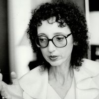 Portrait de la poétesse, romancière, nouvelliste, dramaturge et essayiste, Joyce Carol Oates en mai 1987.
