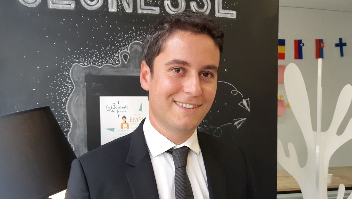 Le secrétaire d'Etat Gabriel Attal se penche en Bretagne sur le bien-être animal