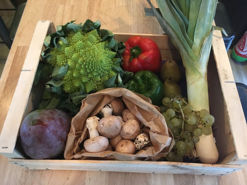 Greenville Boutique propose aussi le panier de la semaine les fruits et légumes sur la photo proviennent du jardin de Pagnac à Verneuil sur Vienne.