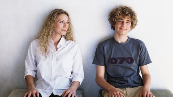 Comment parler de sexualité aux enfants à l'heure de la pornographie ? ©Getty - Heide Benser