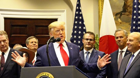 Donald Trump lors de sa dernière apparition publique le 7 octobre pour la signature d'un accord commerciale USA Japon ©AFP - Pool for Yomiuri / Yomiuri / The Yomiuri Shimbun