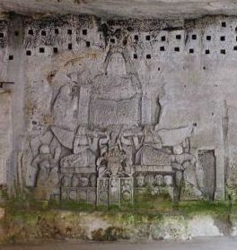 Bas relief de la grotte dite « du Jugement dernier » à Brantôme