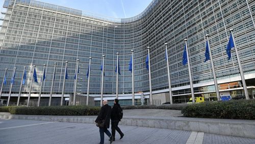 Union européenne : un nouvel élan (1/4) : Passation à la Commission : faux-départ