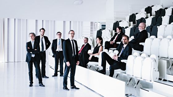 Le Concert de la Loge - Julien Chauvin. Leur nouveau disque, Symphonies de Salon est paru chez Aparté - Photo by Franck Juery