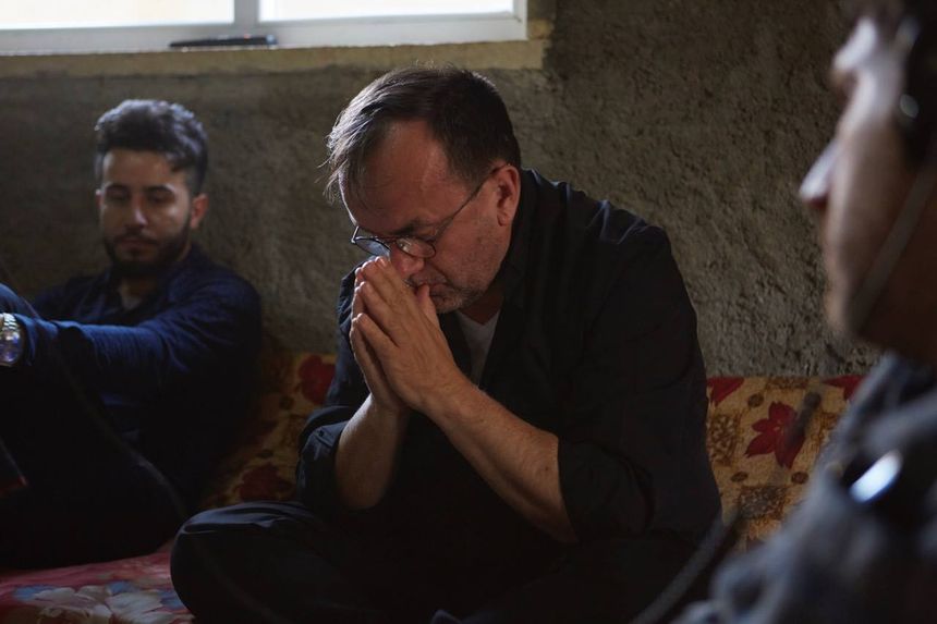 Le Père Desbois lors de ses recherches de terrain au Kurdistan Irakien.