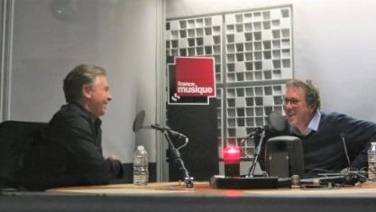 France Musique, studio 361... Roberto Alagna, ténor & Le producteur Benoît Duteurtre (g. à d.) ©Radio France - Annick Haumier / RF
