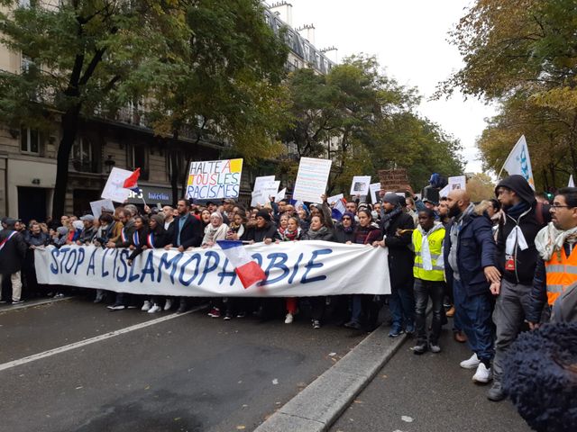 Les manifestants étaient 13500 d'après nos chiffres ce dimanche 10 novembre à Paris.