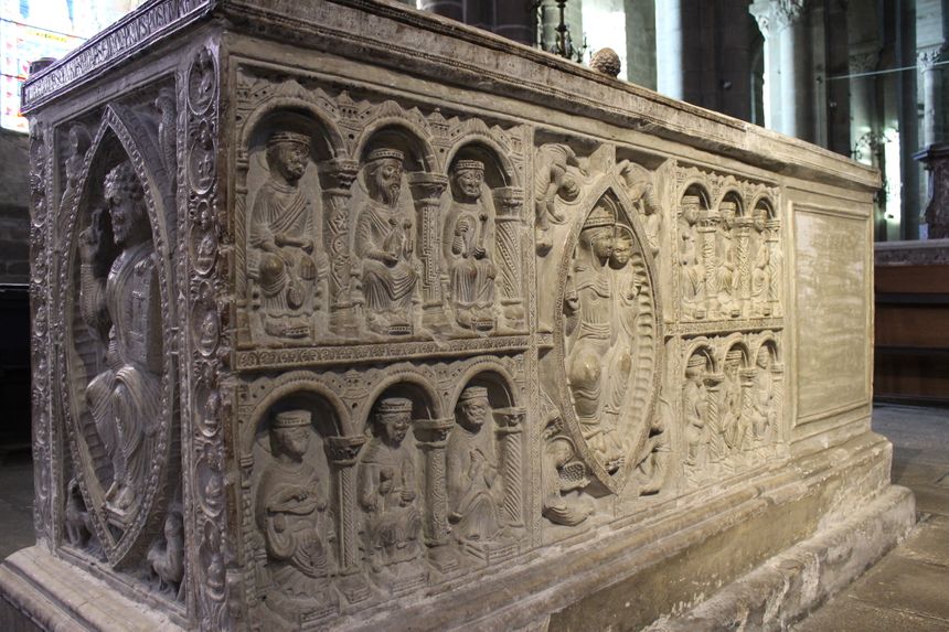 Le tombeau de Junien