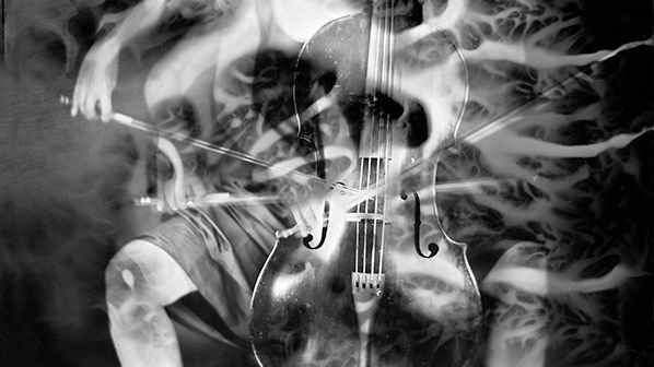 Une des photos de la série sur les violoncellistes par Mélanie-Jane Frey