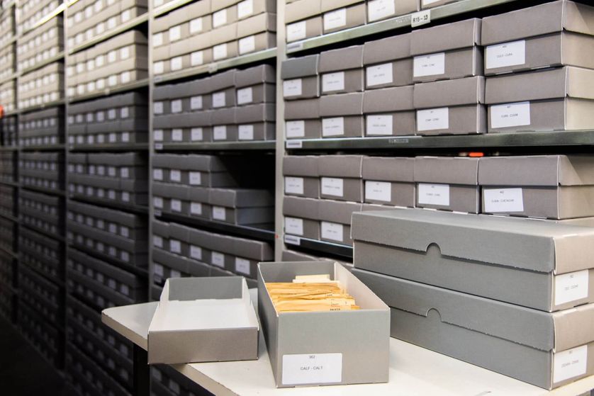 L'index central des noms est la clé des archives Arolsen et a été pendant plusieurs décennies l'outil le plus important dans la recherche d'indices.