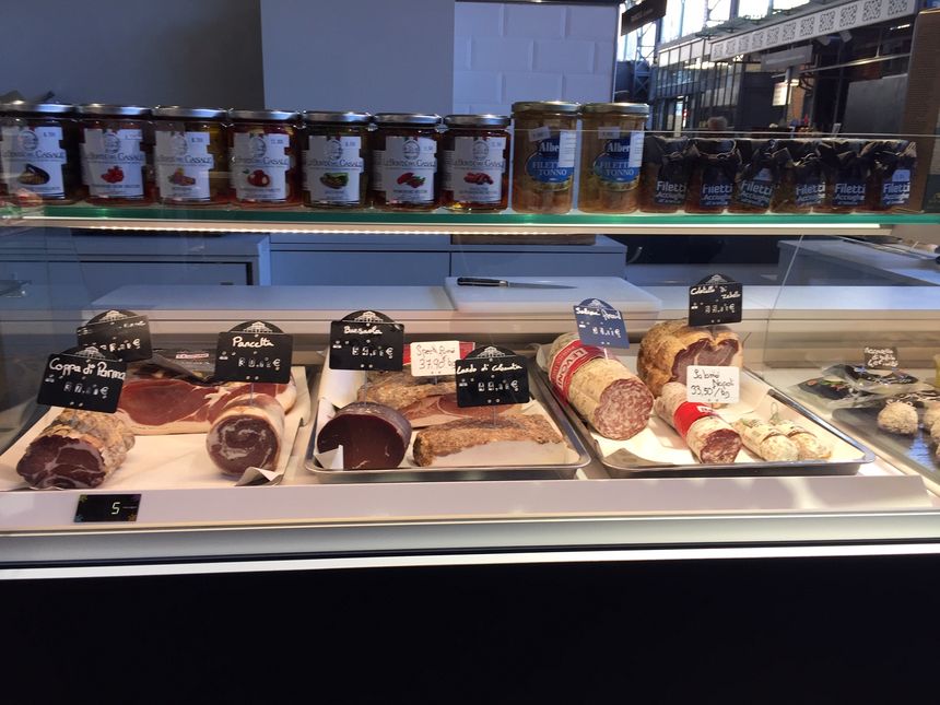 L'Italie c'est aussi les charcuteries!!!