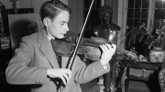 Le violoniste Gérard Poulet le 14 avril 1952 ©Getty - Stanley Sherman/Express