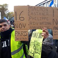 A Paris, une semaine avant la date anniversaire du mouvement, ils étaient près de deux cent personnes à défiler dans la rue.